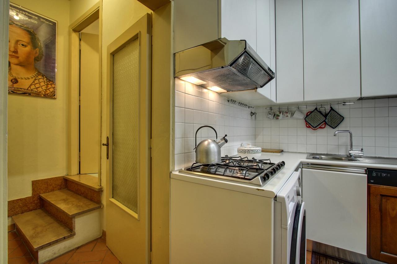 Piazza San Remigio Apartment *