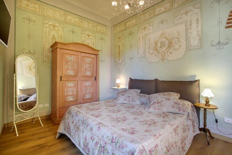 Romantic In The Heart Of * Florence
