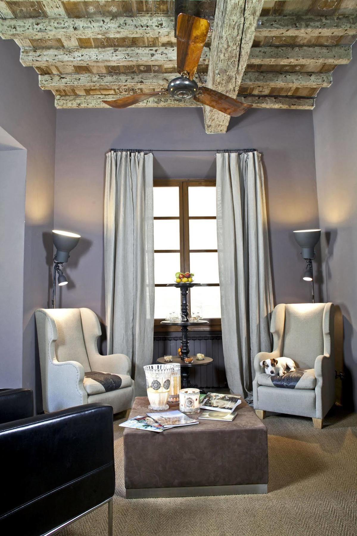Porcellino Gallery Art Boutique Bb