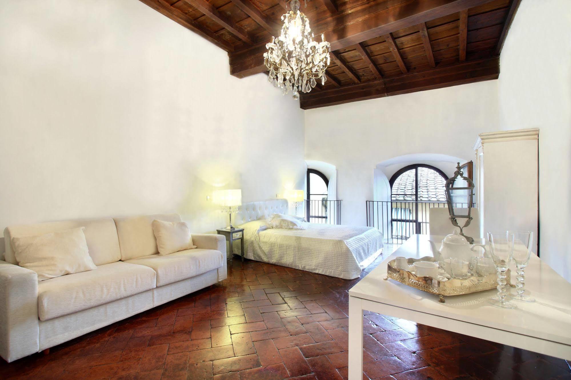 Palazzo Tolomei - Residenza D'epoca 3*