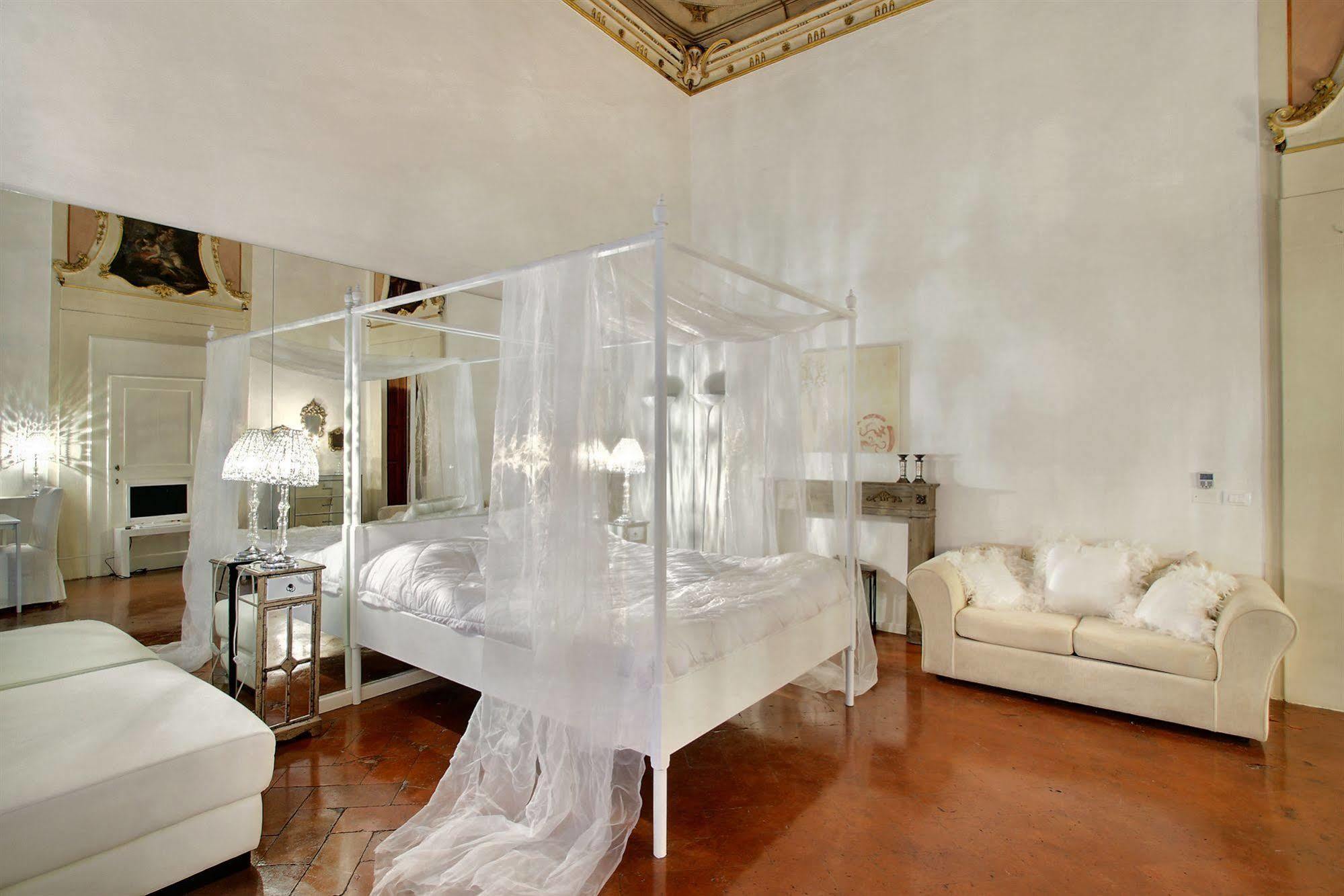 Palazzo Tolomei - Residenza D'epoca Acomodação com café da manhã  Florença