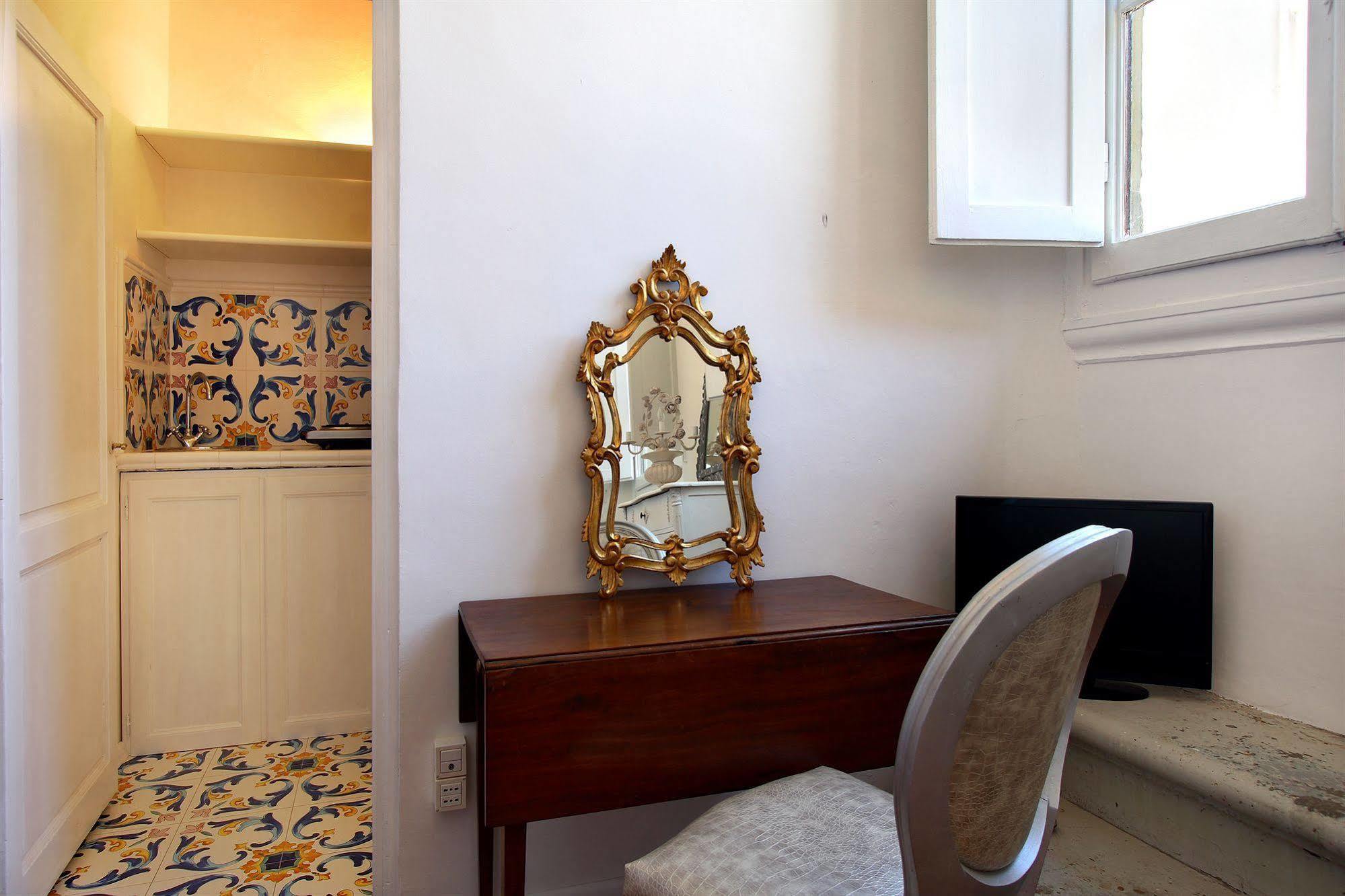 Palazzo Tolomei - Residenza D'epoca 3*