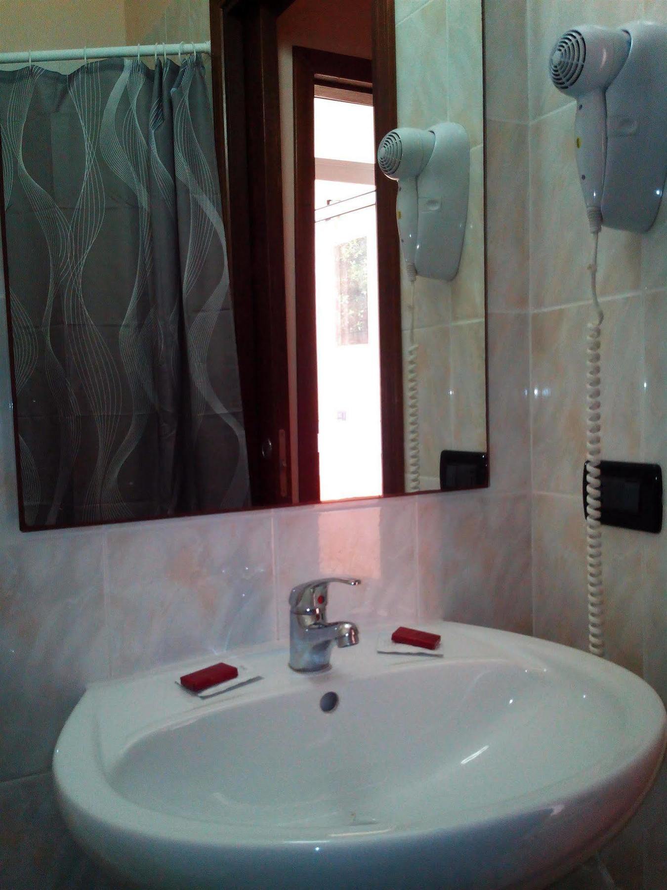 Real Ristorante E Pizzeria Parking Free !!! Florenz