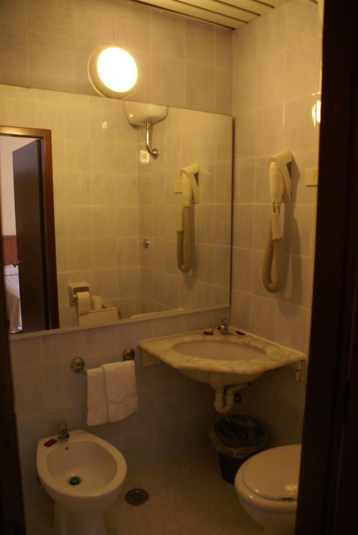 Real Ristorante E Pizzeria Parking Free !!! Hotel Florenz