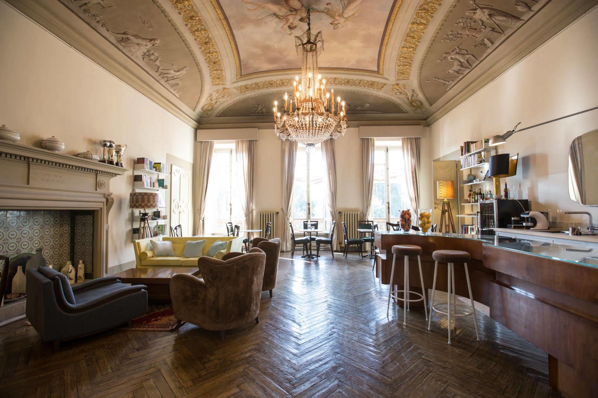 Bed & Breakfast Adastra 3*