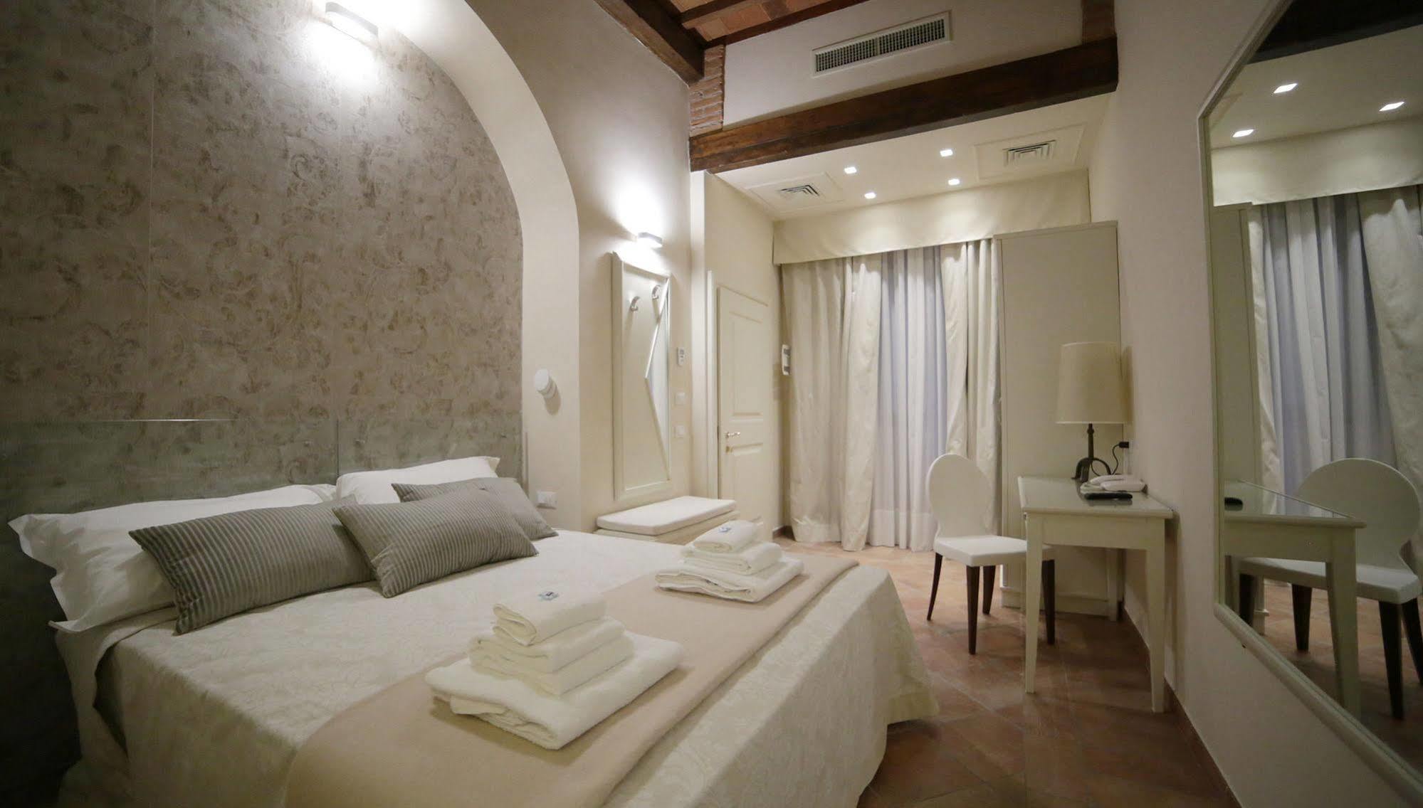 Hotel Renaissance 3*