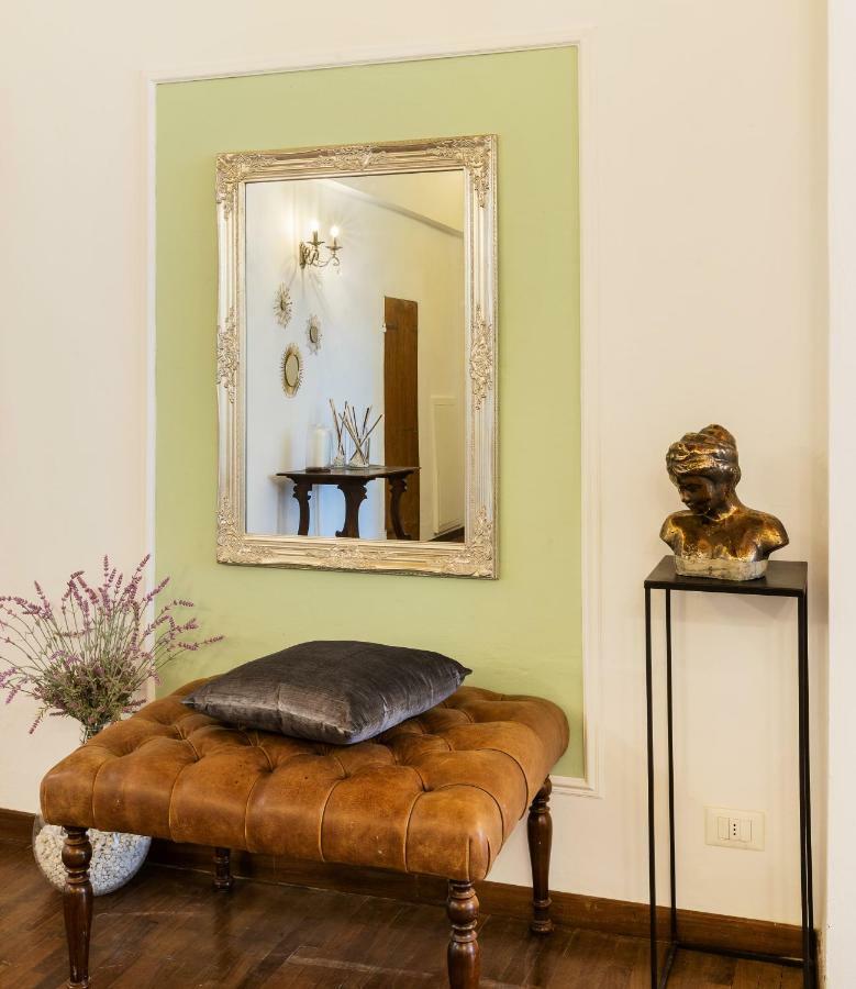 Historic Center Palace - Huge 4 Bedrooms Santa Croce - By Likehomeflorence Apartamento Florença