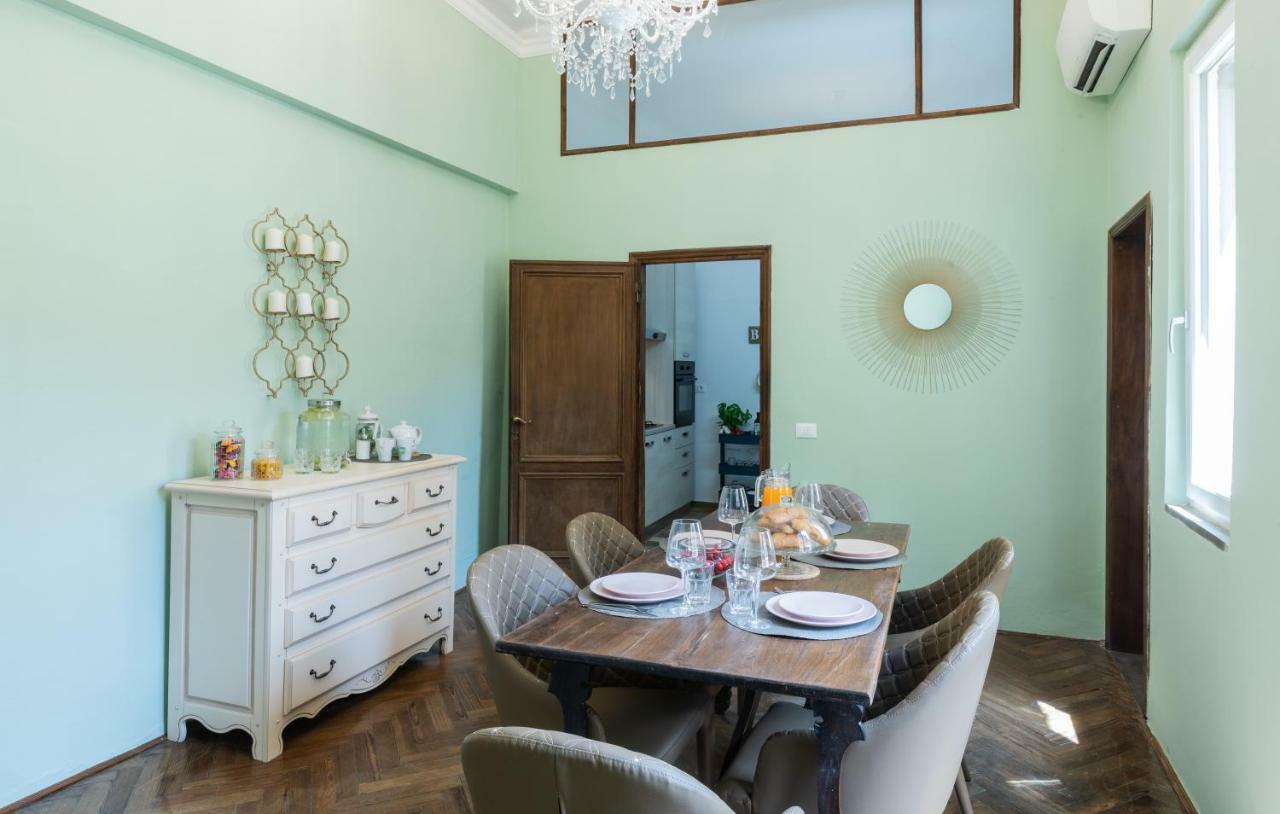 Apartamento Historic Center Palace - Huge 4 Bedrooms Santa Croce - By Likehomeflorence Florença