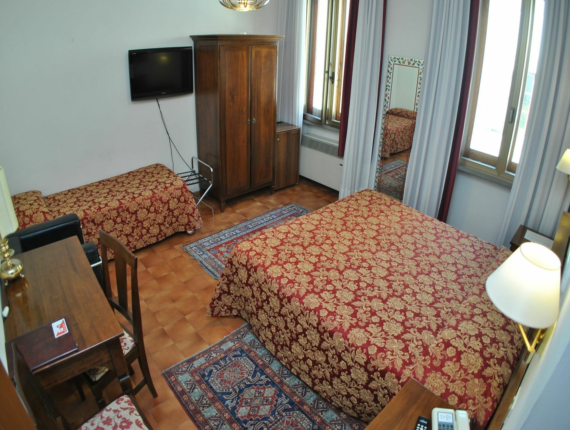 Hotel City 3*