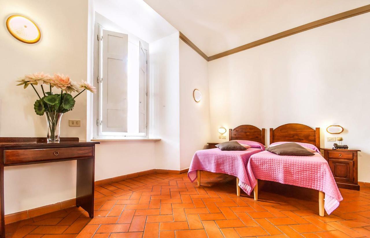 Costantini Hotel 2*