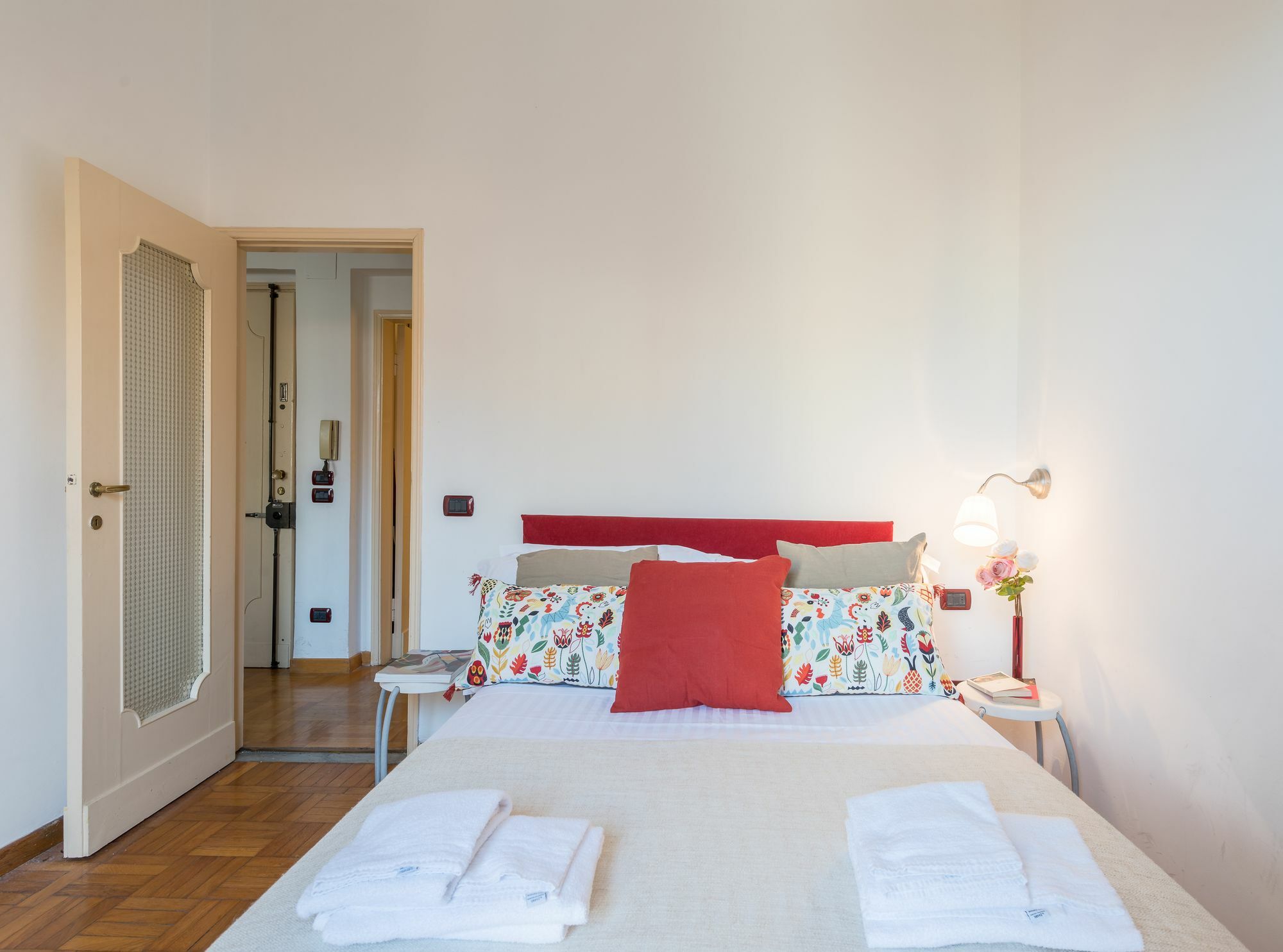 Red Ponte Vecchio Apartment Florenz