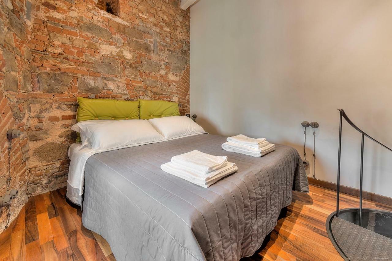 Stone Walls Deluxe *