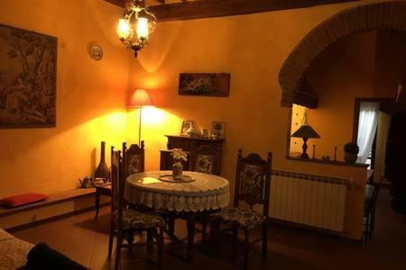 Real Rustic Tuscany Style In Center Apartment *