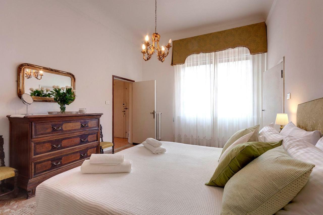 Historical Spectacular Arno View With Balcony From 12 Th Century. Florença