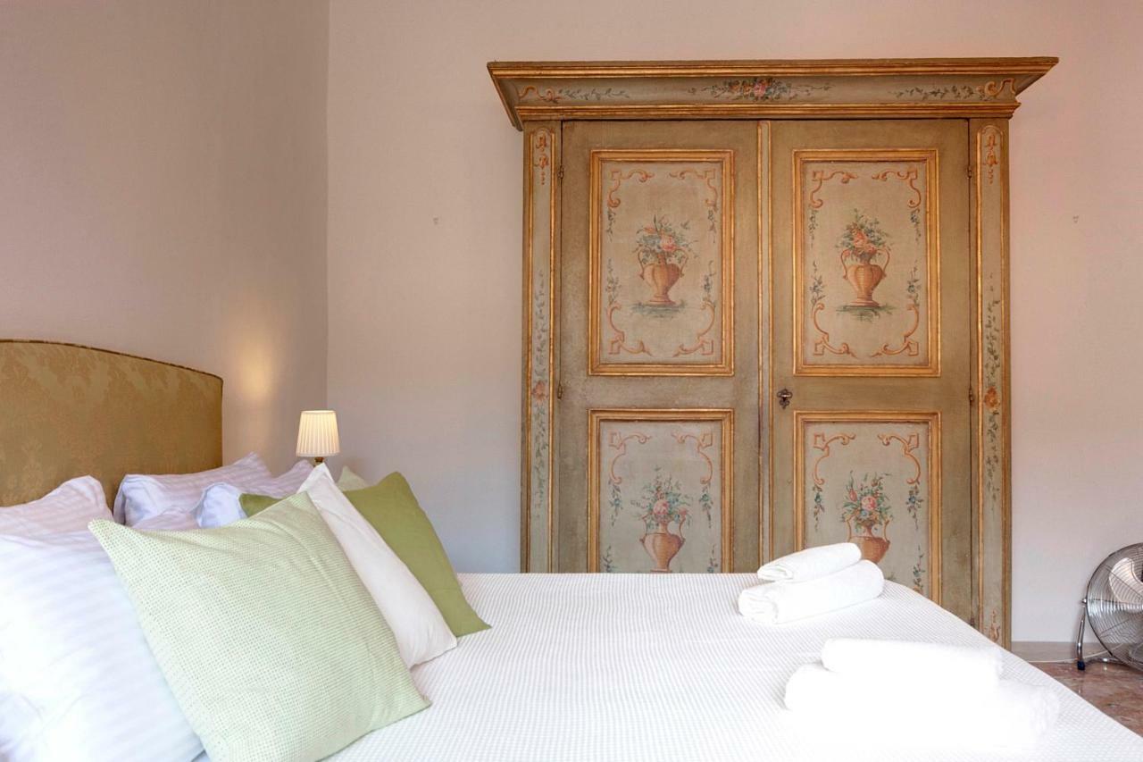 Historical Spectacular Arno View With Balcony From 12 Th Century. Apartamento *
