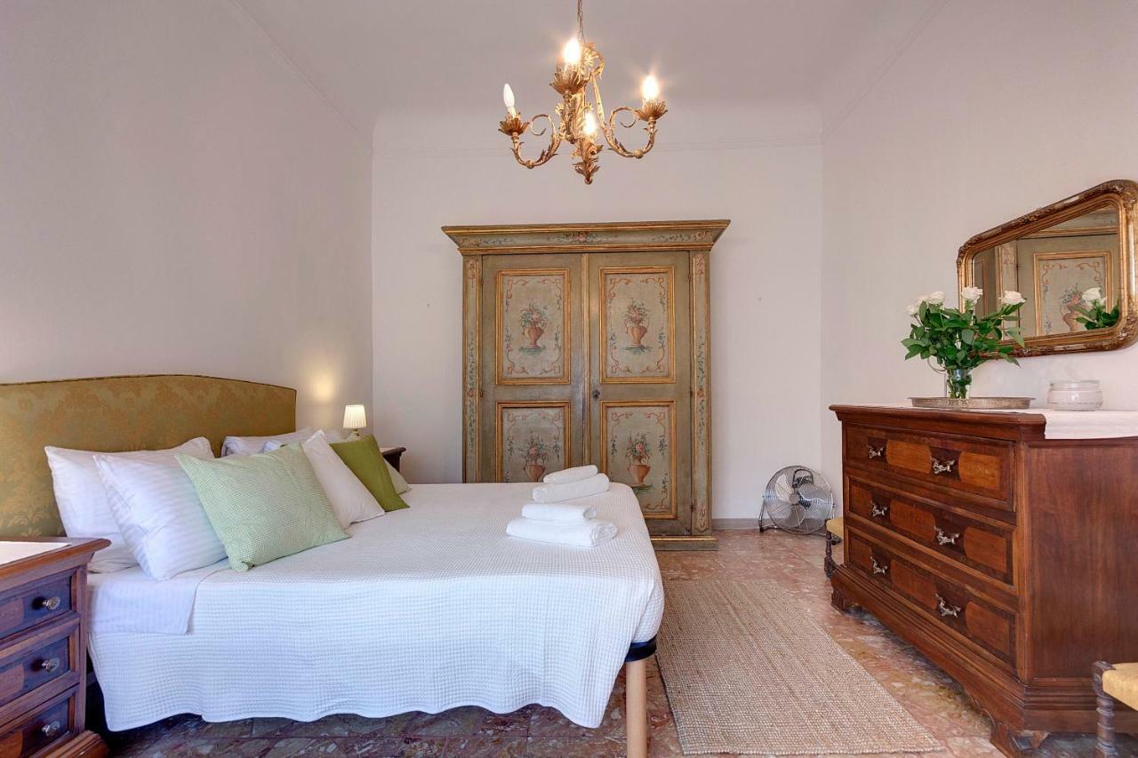Historical Spectacular Arno View With Balcony From 12 Th Century. * Florença