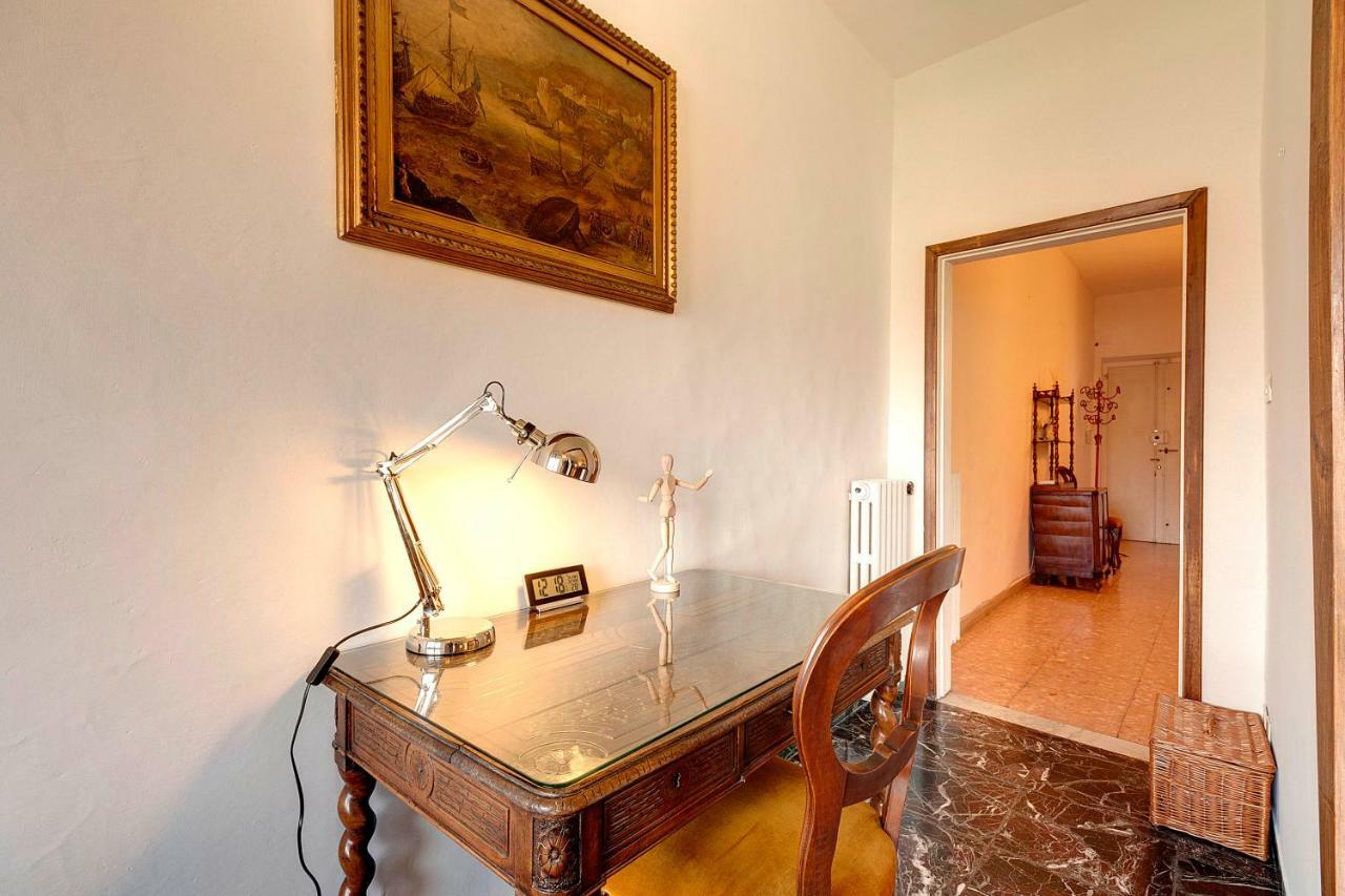 Historical Spectacular Arno View With Balcony From 12 Th Century. Florença