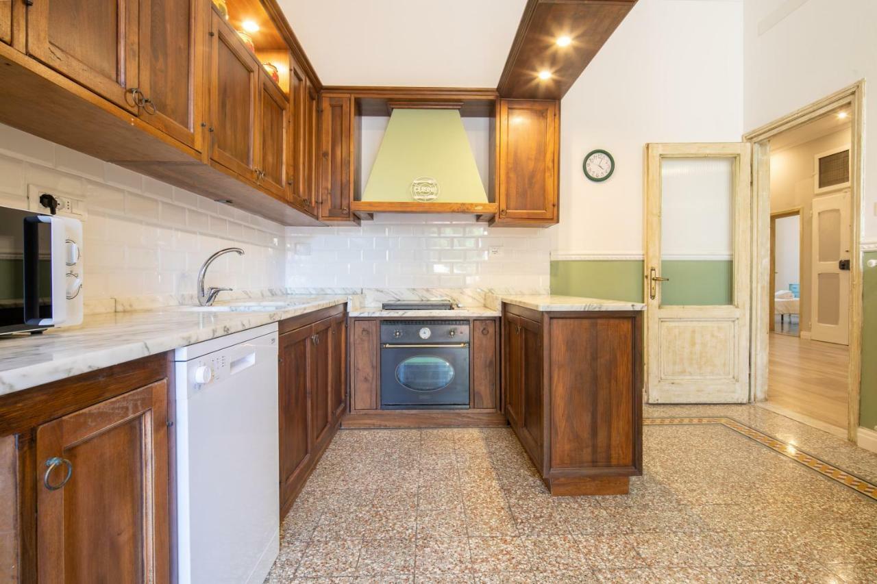 Santa Maria Novella 4 Bedrooms Appartement