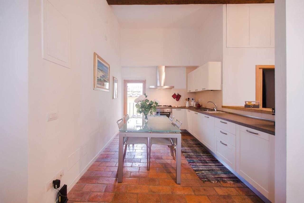 Location In Inviting Appartement Florence