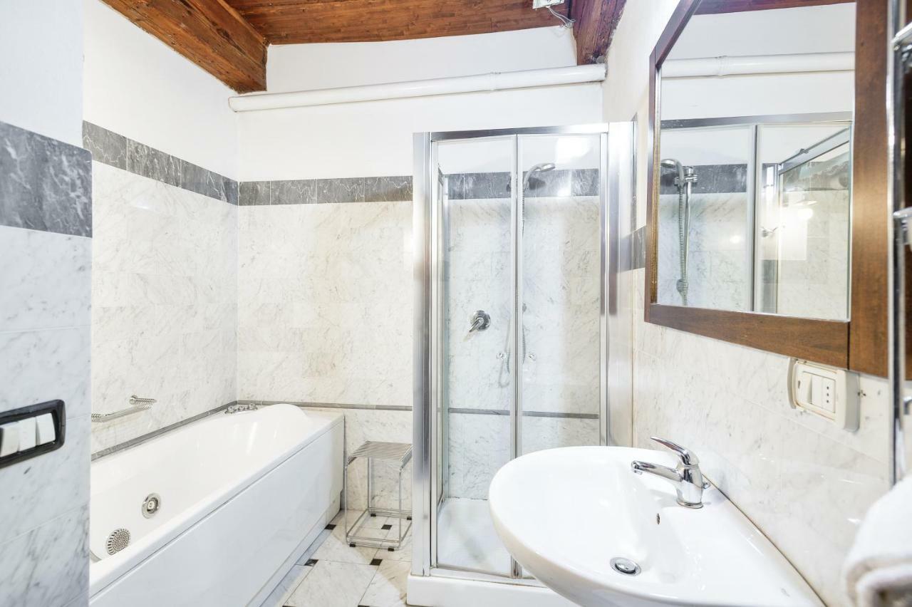 San Lorenzo Wooden Loft Apartment Florenz