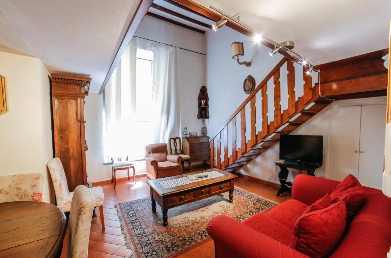 Traditional Close To The Duomo - Private Yard! Apartment