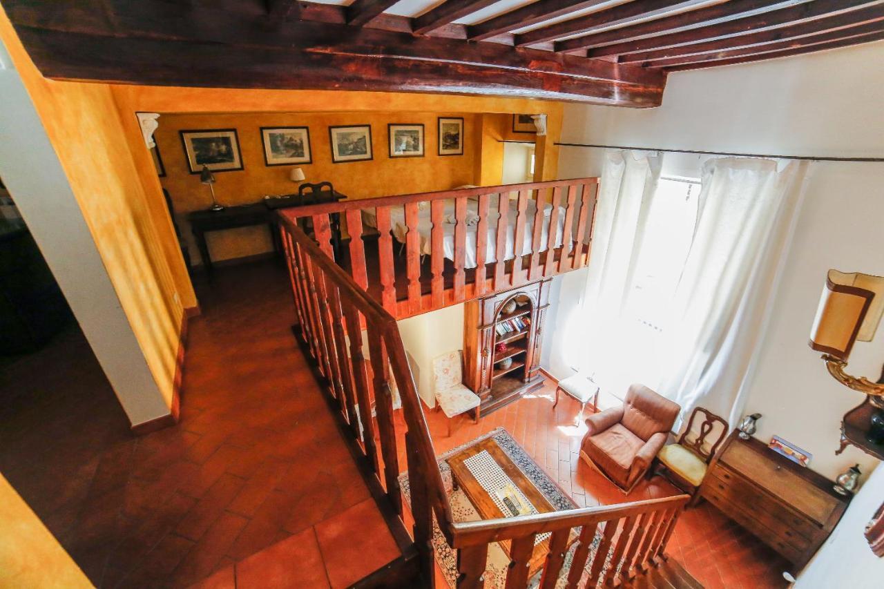 Traditional Close To The Duomo - Private Yard! Apartment