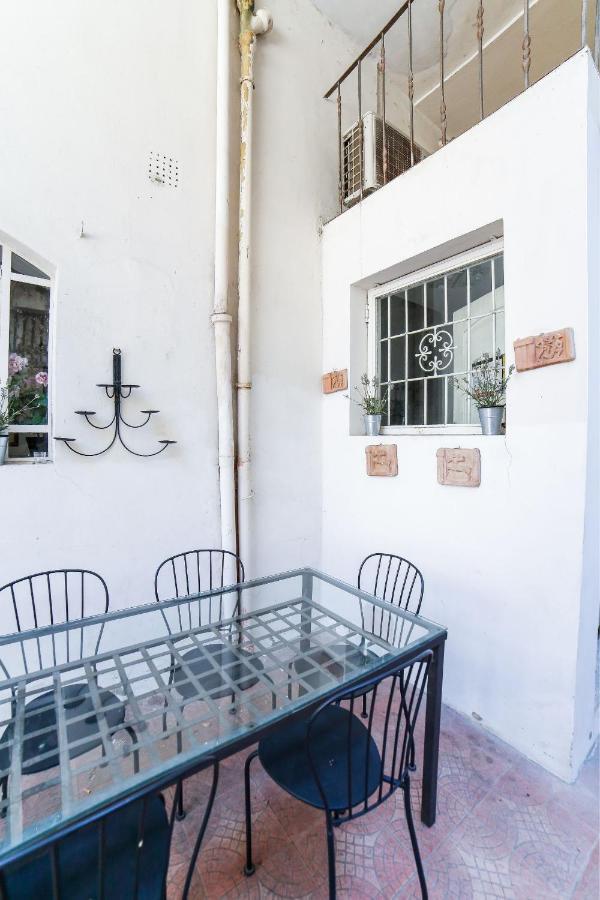 Traditional Close To The Duomo - Private Yard! Apartment Florence