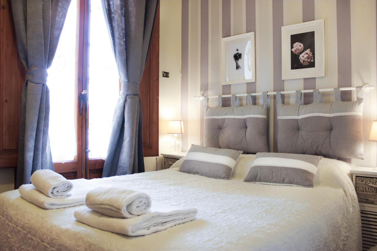 Guest house Aura House